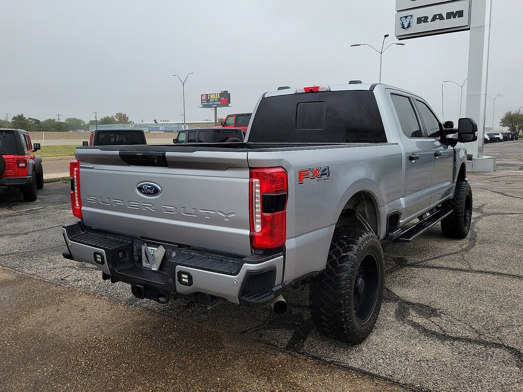 Used 2024 Ford F-250 XLT 4x4 Crew Cab 6.75 ft. box 160 in. WB SRW Sedan