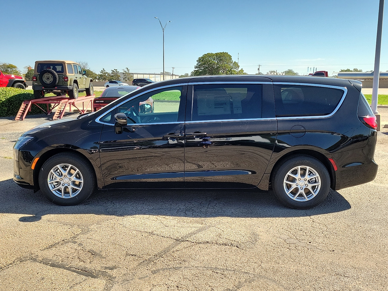 New 2027 Chrysler Pacifica SELECT Passenger Van