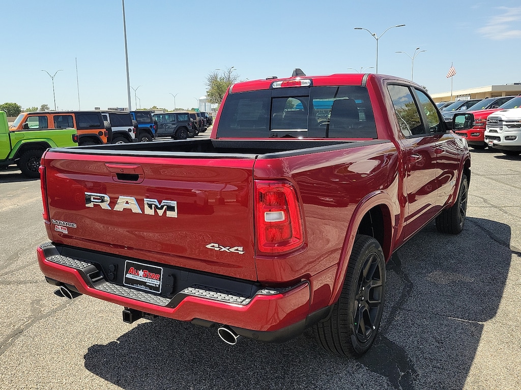 New 2026 Ram 1500 LARAMIE CREW CAB 4X4 5'7 BOX Pickup