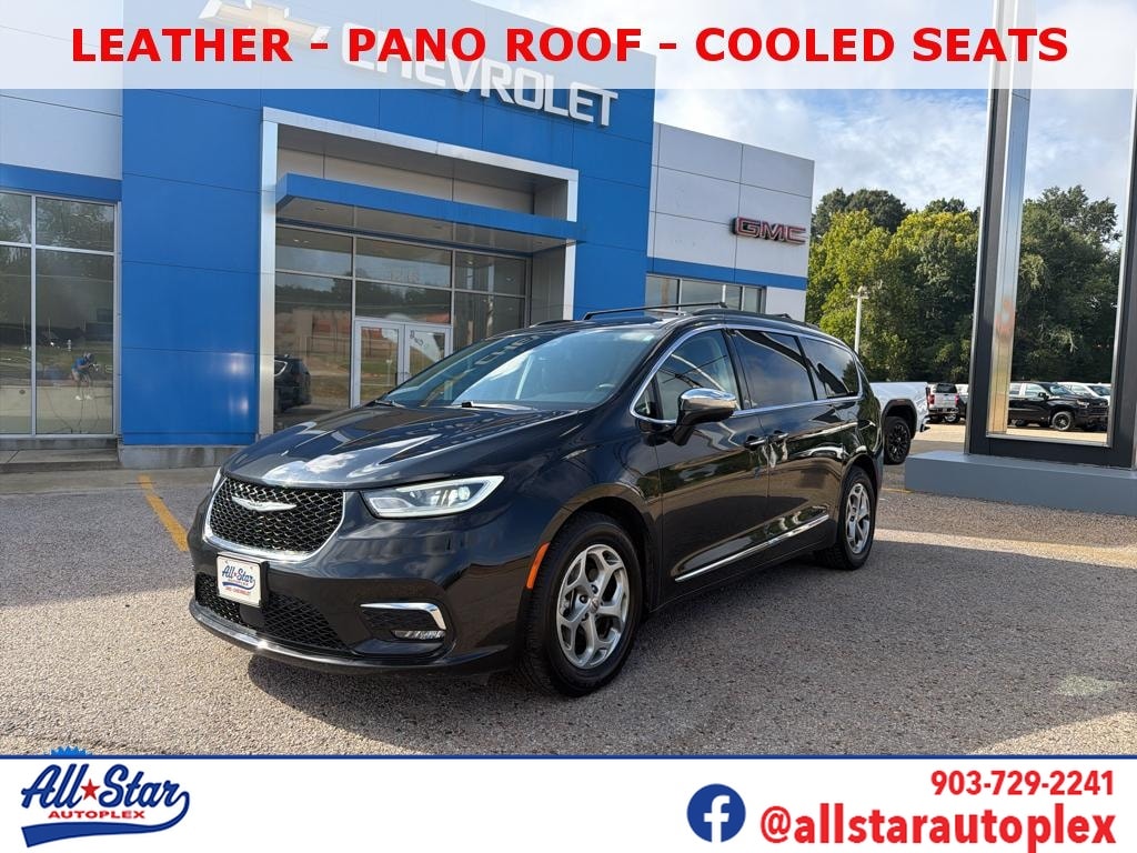 Used 2023 Chrysler Pacifica Limited Van Passenger Van