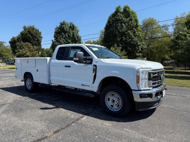 2025 Ford F-350 Super Duty Chassis Cab
