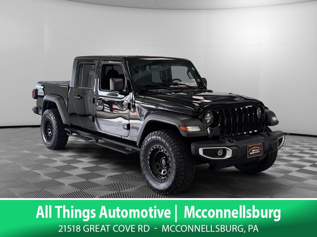 Used 2023 Jeep Gladiator Sport Truck Crew Cab