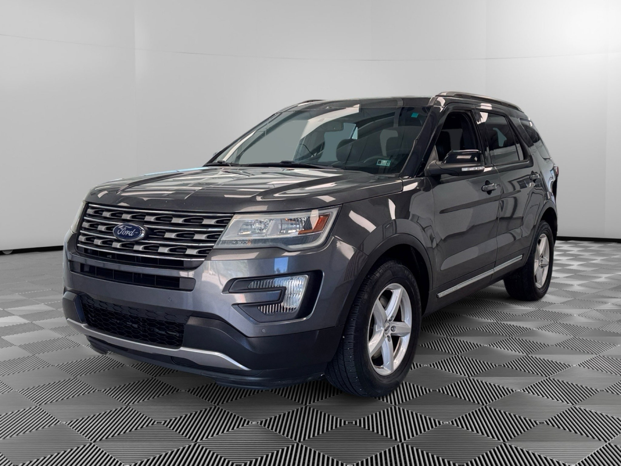 Used 2016 Ford Explorer XLT SUV