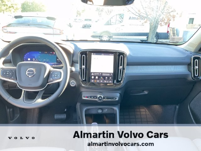 2026 Volvo XC40 Ultra - Photo 17