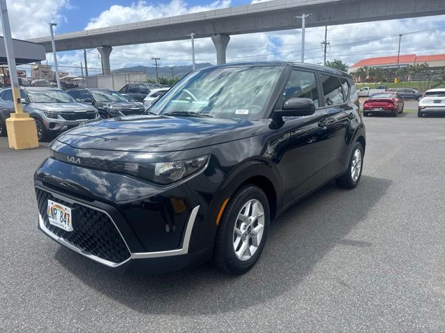 Used 2025 Kia Soul LX Hatchback