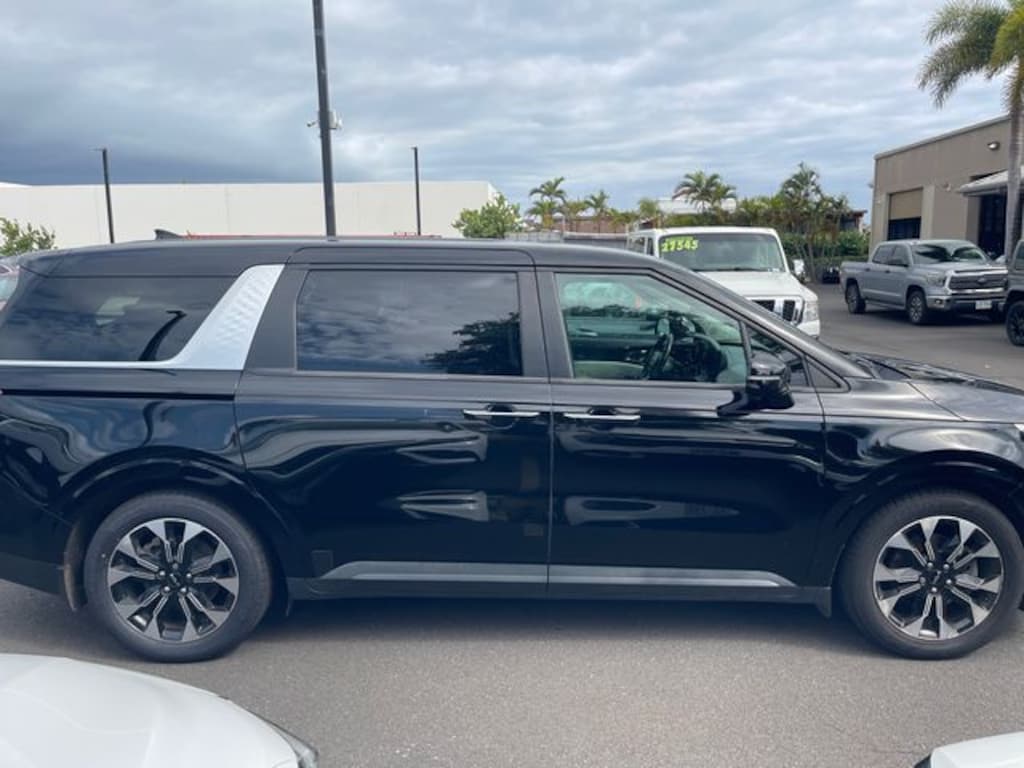 Used 2022 Kia Carnival EX MPV