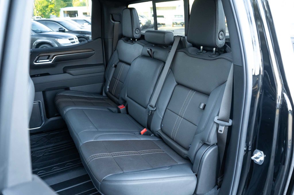 2026 Chevrolet Silverado 1500 High Country - Photo 16