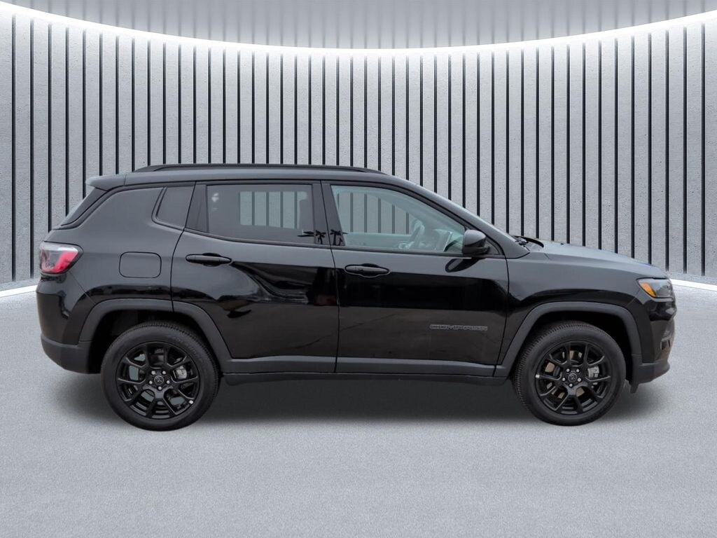 New 2025 Jeep Compass LATITUDE 4X4 Sport Utility