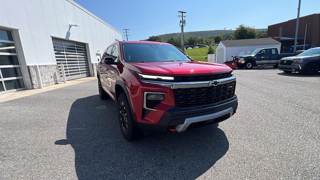Used 2025 Chevrolet Traverse Z71 SUV