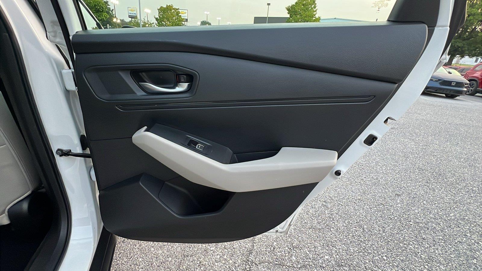 2025 Honda Accord LX - Photo 13