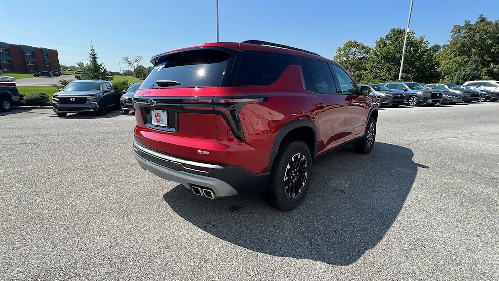 Used 2025 Chevrolet Traverse Z71 SUV