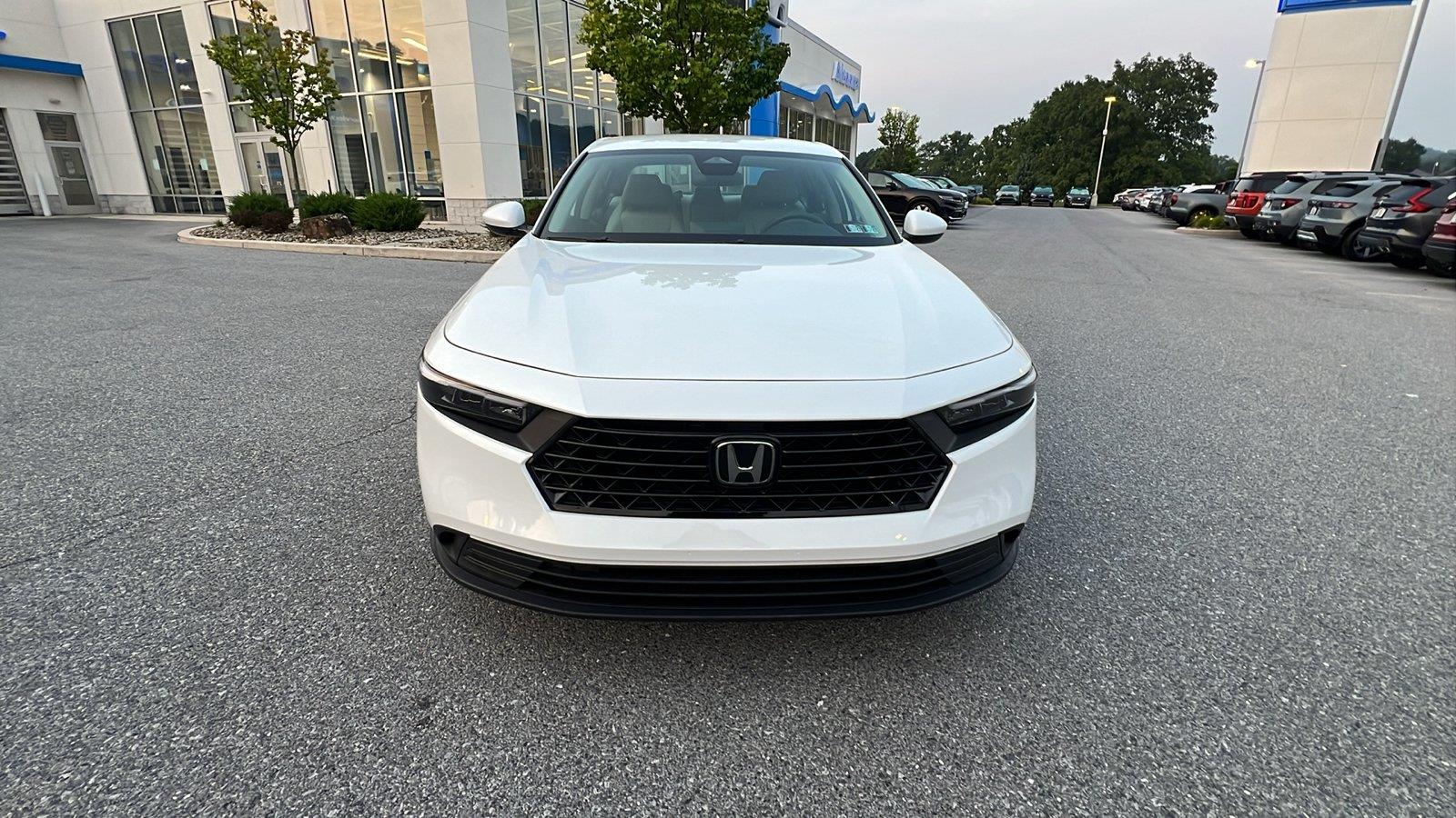 2025 Honda Accord LX - Photo 9