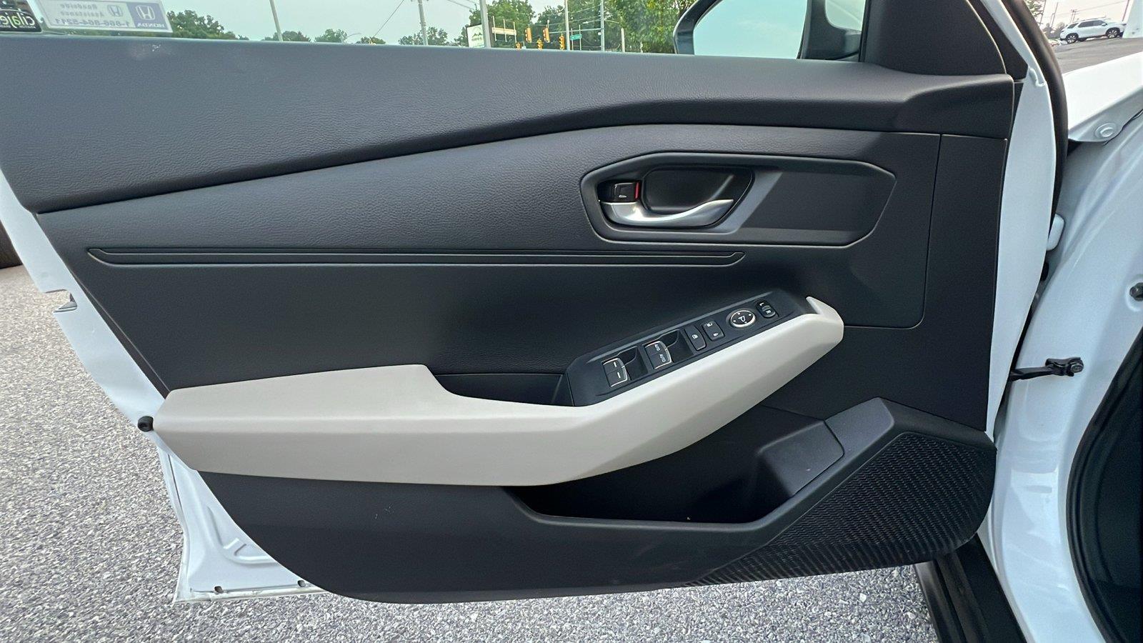 2025 Honda Accord LX - Photo 20