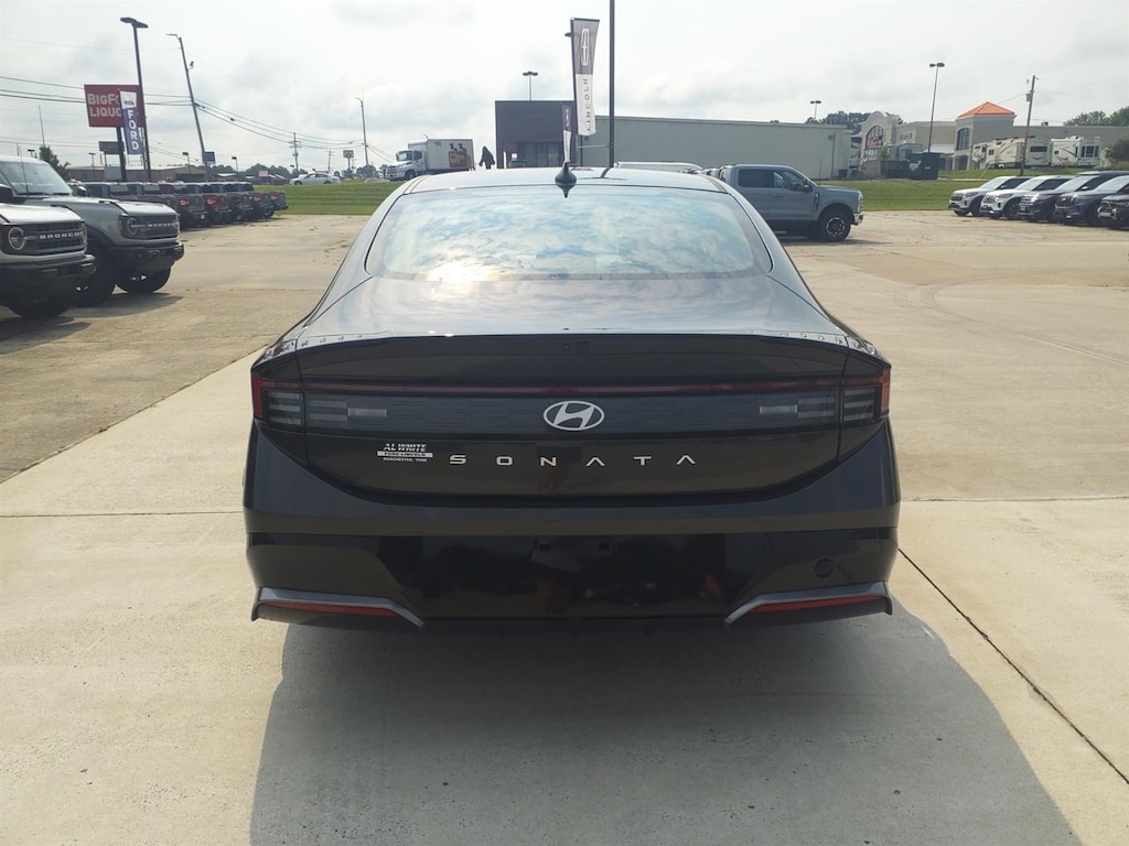 Used 2024 Hyundai Sonata SEL Sedan