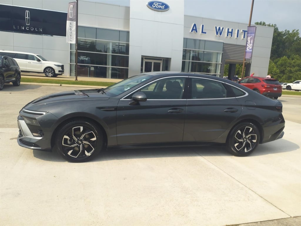 Used 2024 Hyundai Sonata SEL Sedan