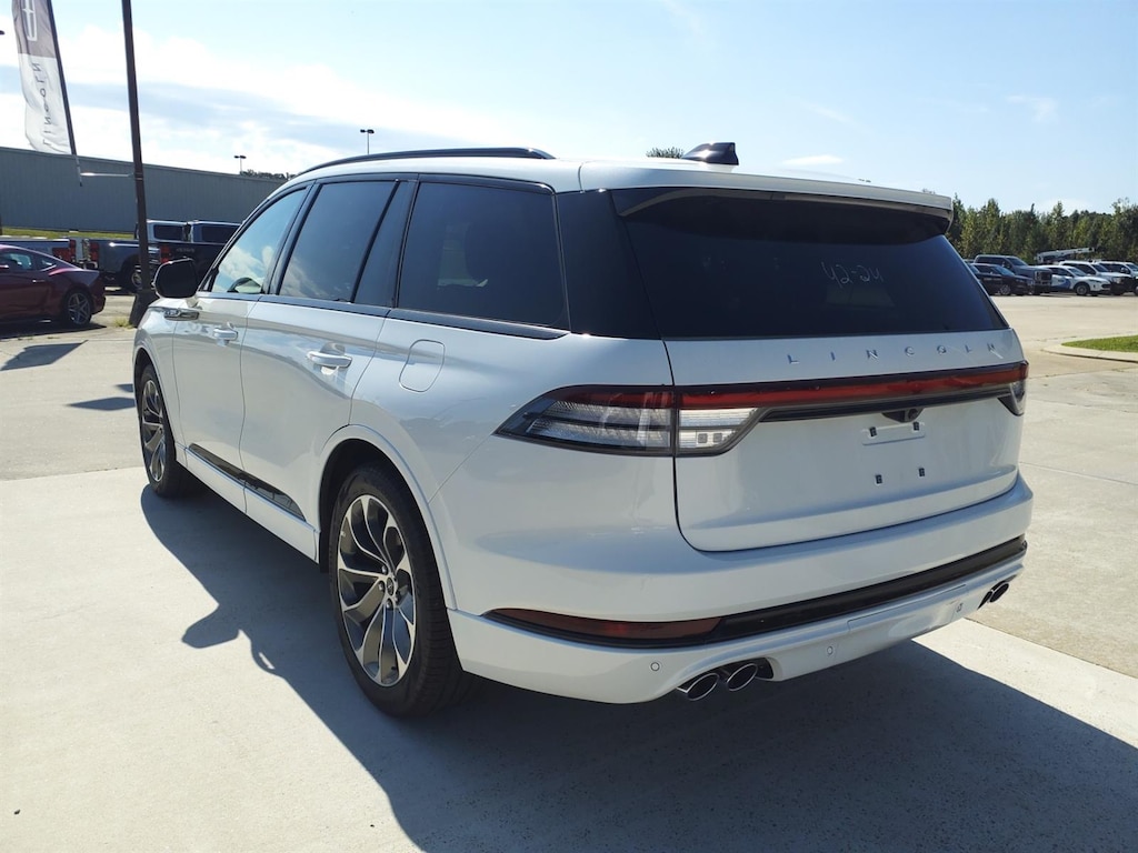 New 2026 Lincoln Aviator Premiere® SUV