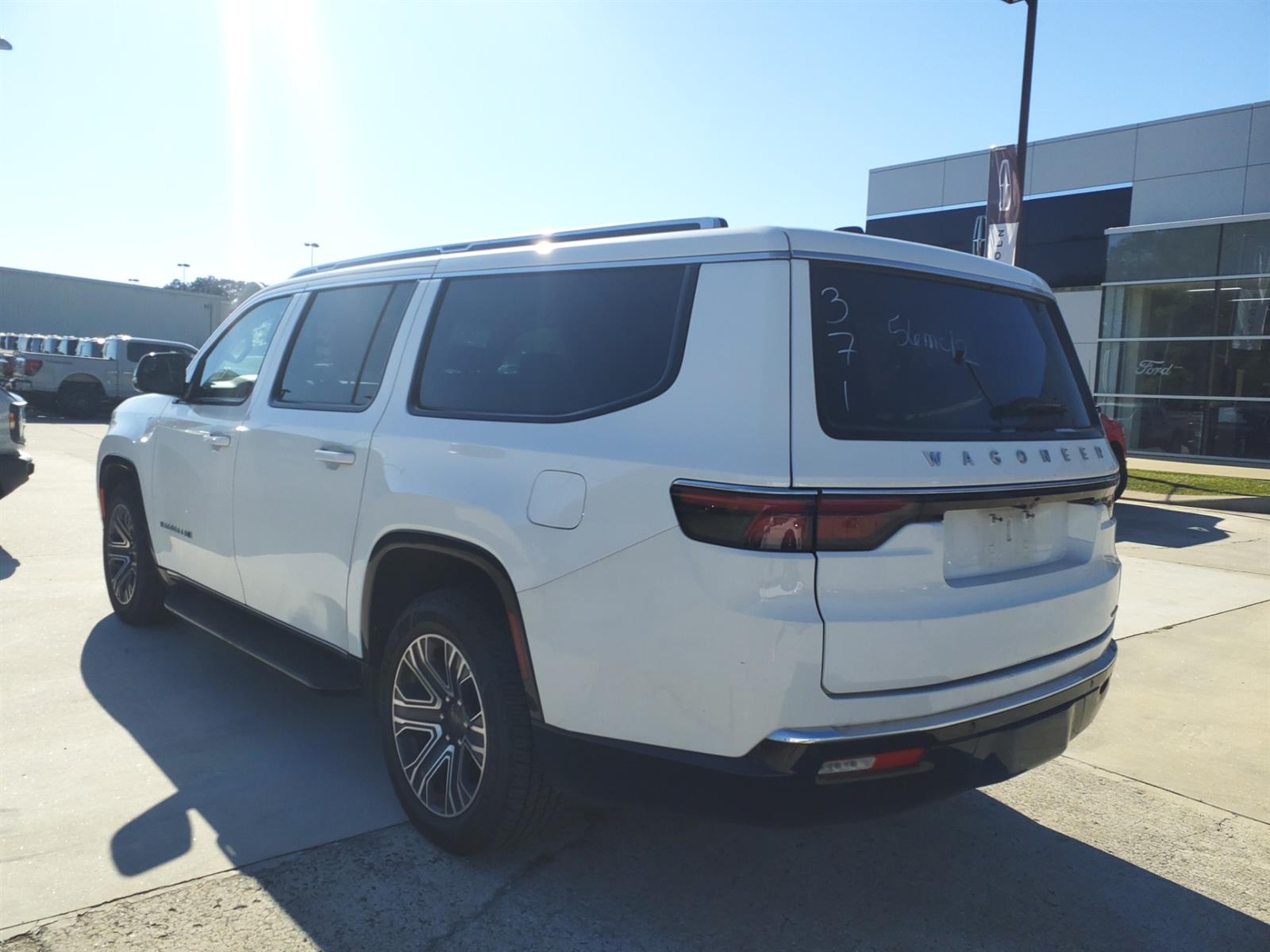 Used 2024 Jeep Wagoneer L Series II SUV