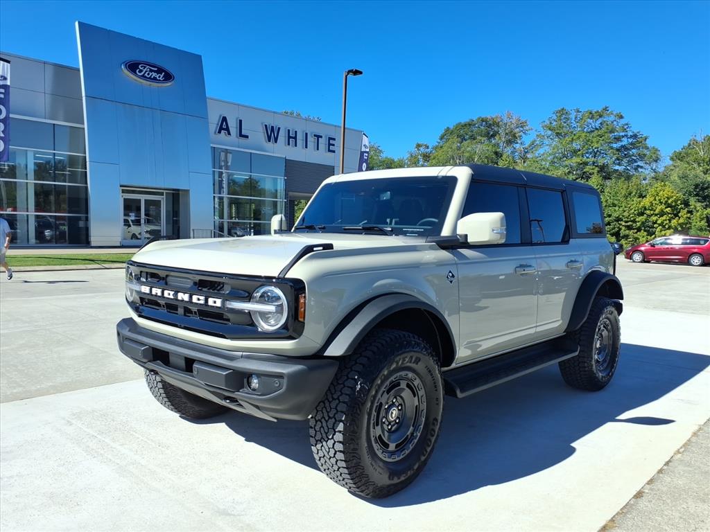 2025 Ford Bronco Outer Banks SUV