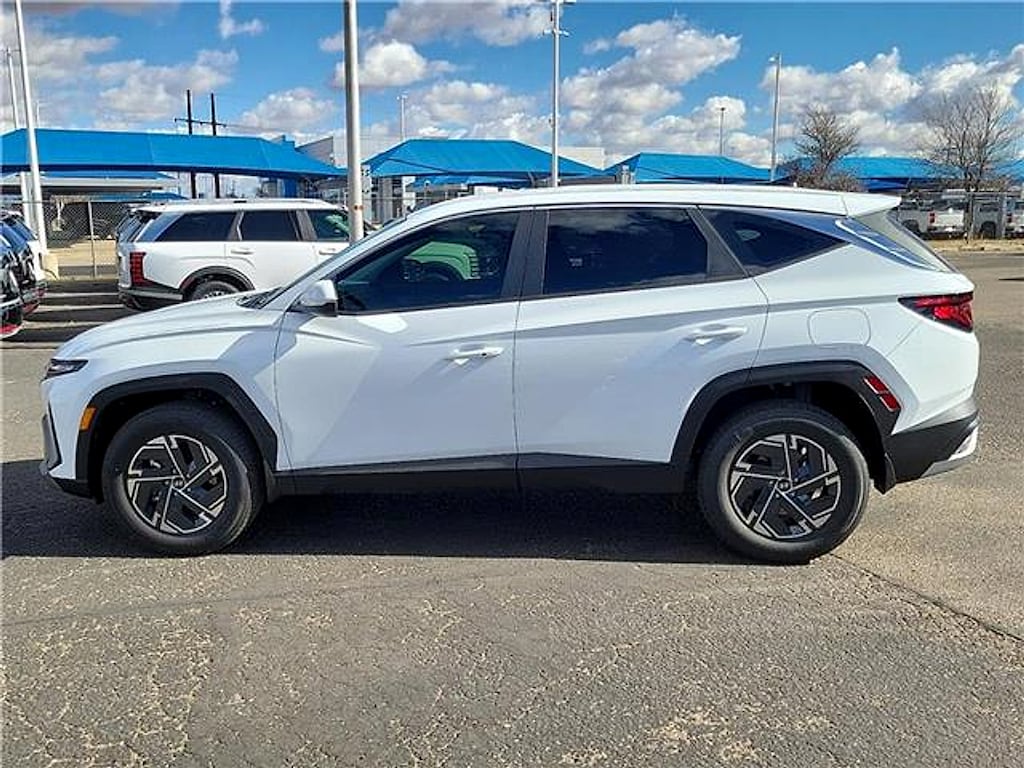 New 2026 Hyundai Tucson Hybrid Blue SE SUV