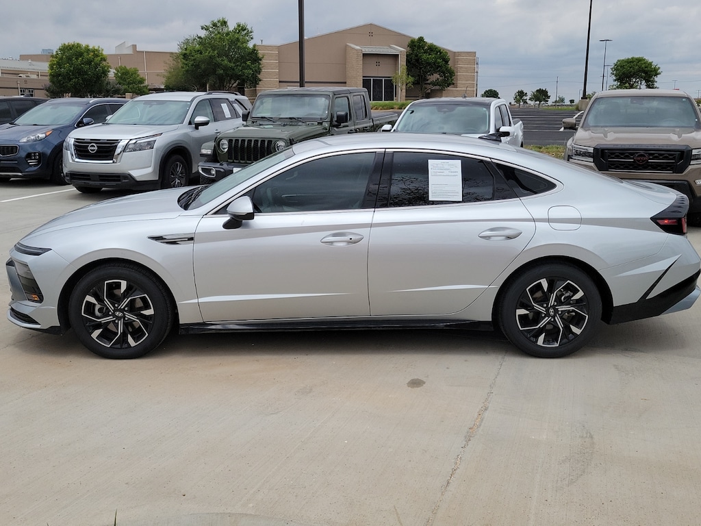 Used 2025 Hyundai Sonata SEL Sedan