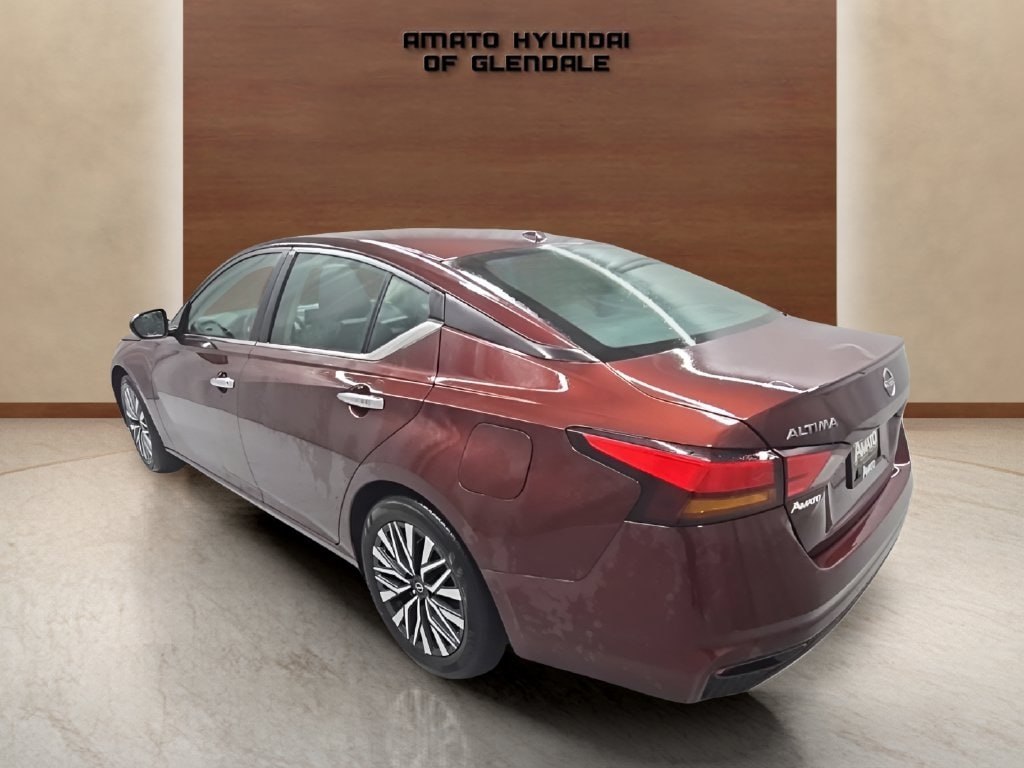 Used 2024 Nissan Altima 2.5 SV Sedan