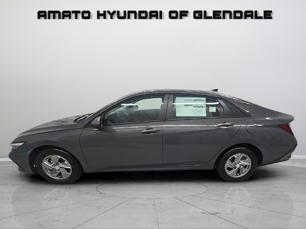 New 2026 Hyundai Elantra SE Sedan