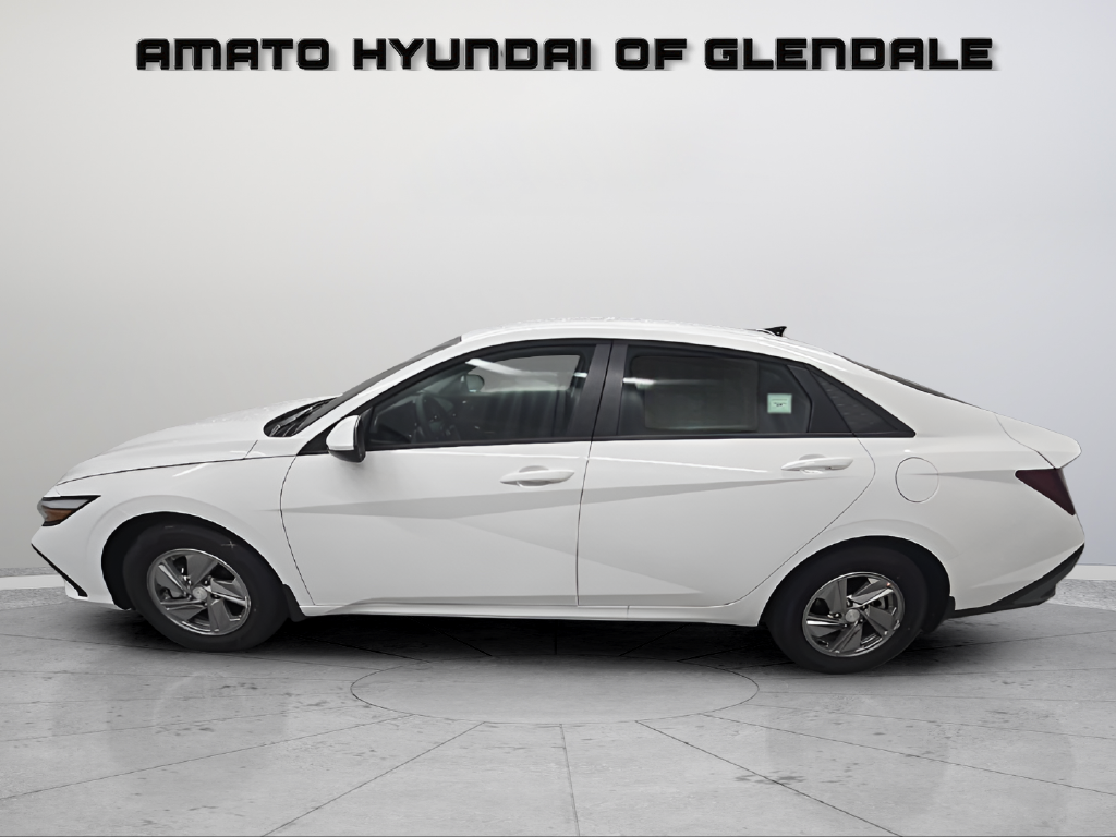 New 2026 Hyundai Elantra SE Sedan
