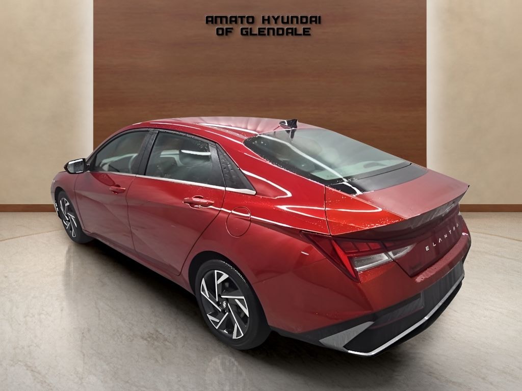 Used 2025 Hyundai Elantra SEL Convenience Sedan