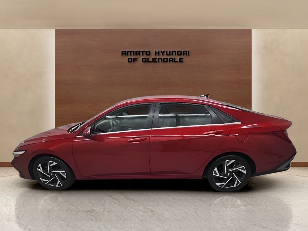 Used 2025 Hyundai Elantra SEL Convenience Sedan