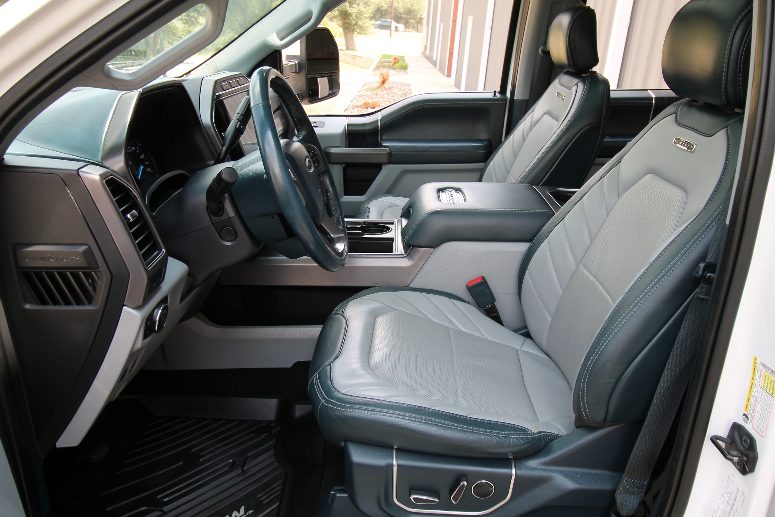 2022 Ford F-250 Super Duty Limited - Photo 23