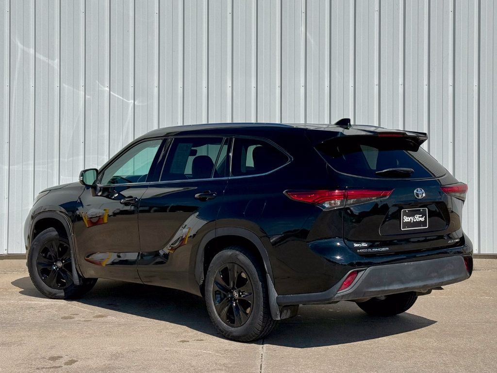 Used 2021 Toyota Highlander XLE SUV