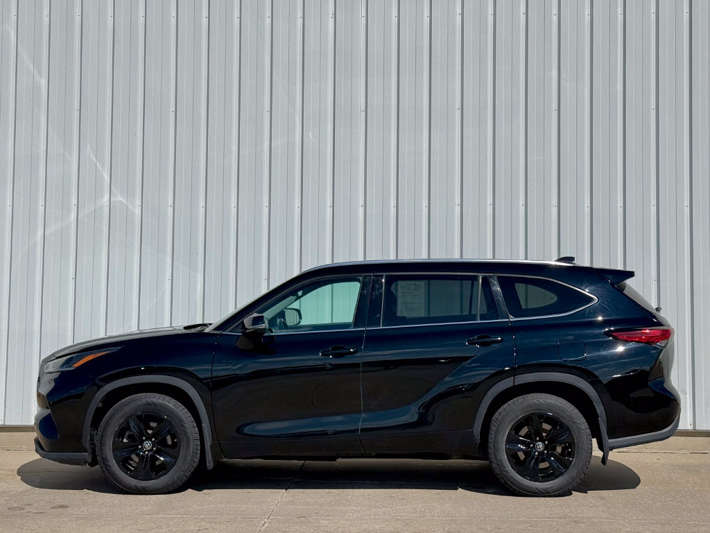 Used 2021 Toyota Highlander XLE SUV