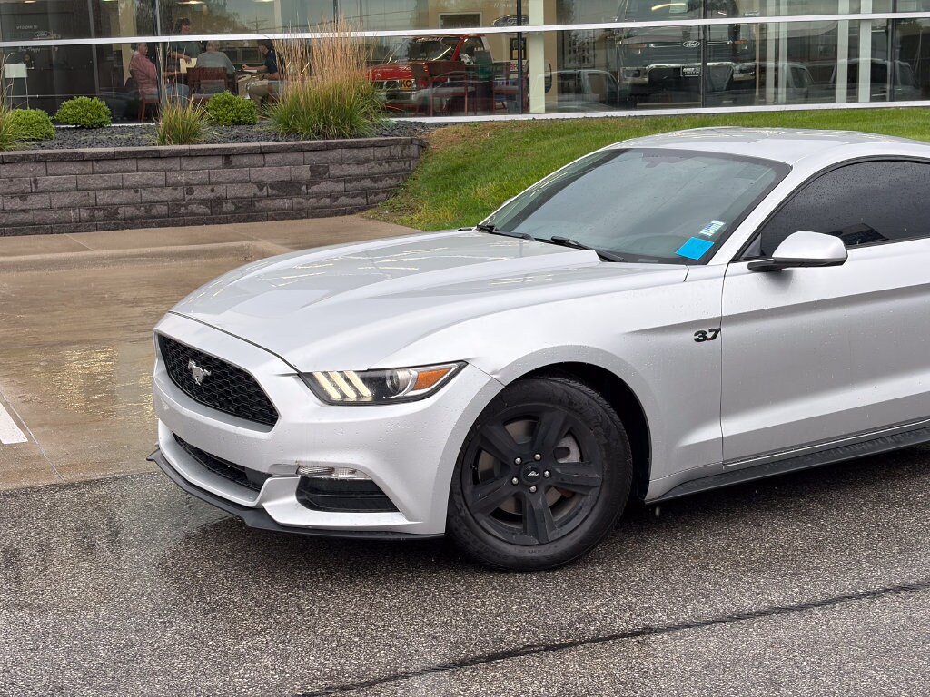 Used 2017 Ford Mustang V6 Coupe