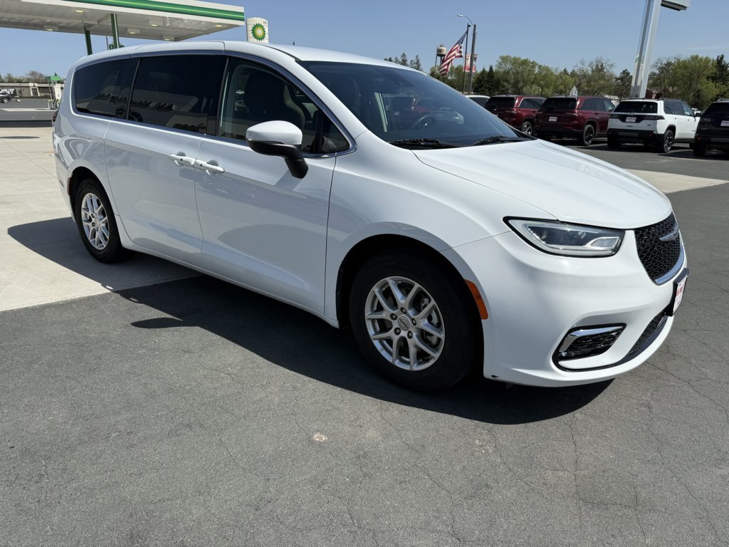 2023 Chrysler Pacifica Touring L Minivan/Van