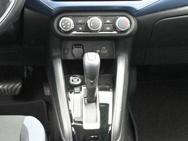 2025 Nissan Versa Sedan SV - Photo 13