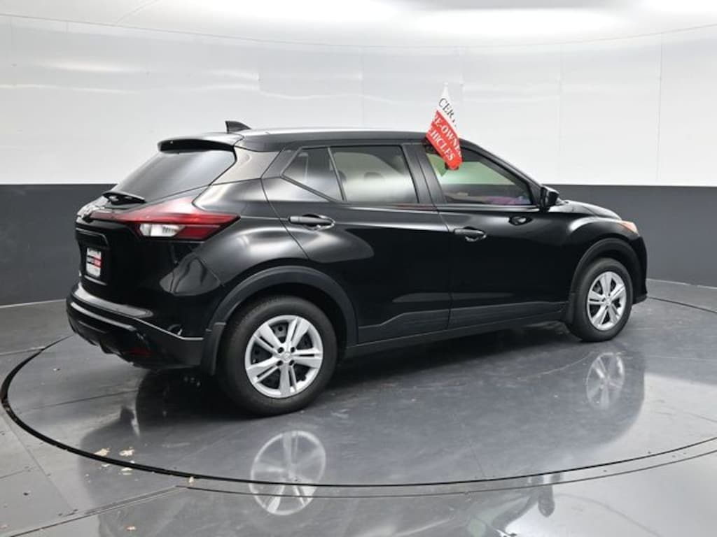 Used 2025 Nissan Kicks Play S SUV