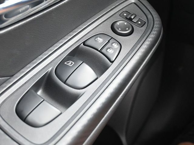 2025 Nissan Versa Sedan SV - Photo 19