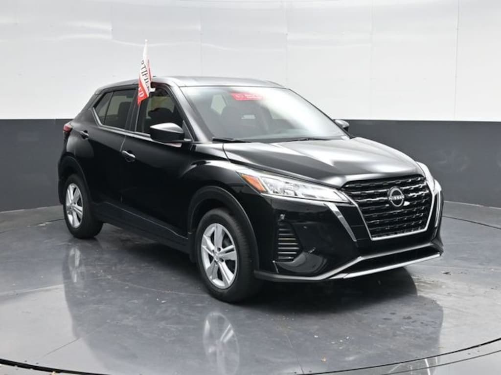 Used 2025 Nissan Kicks Play S SUV
