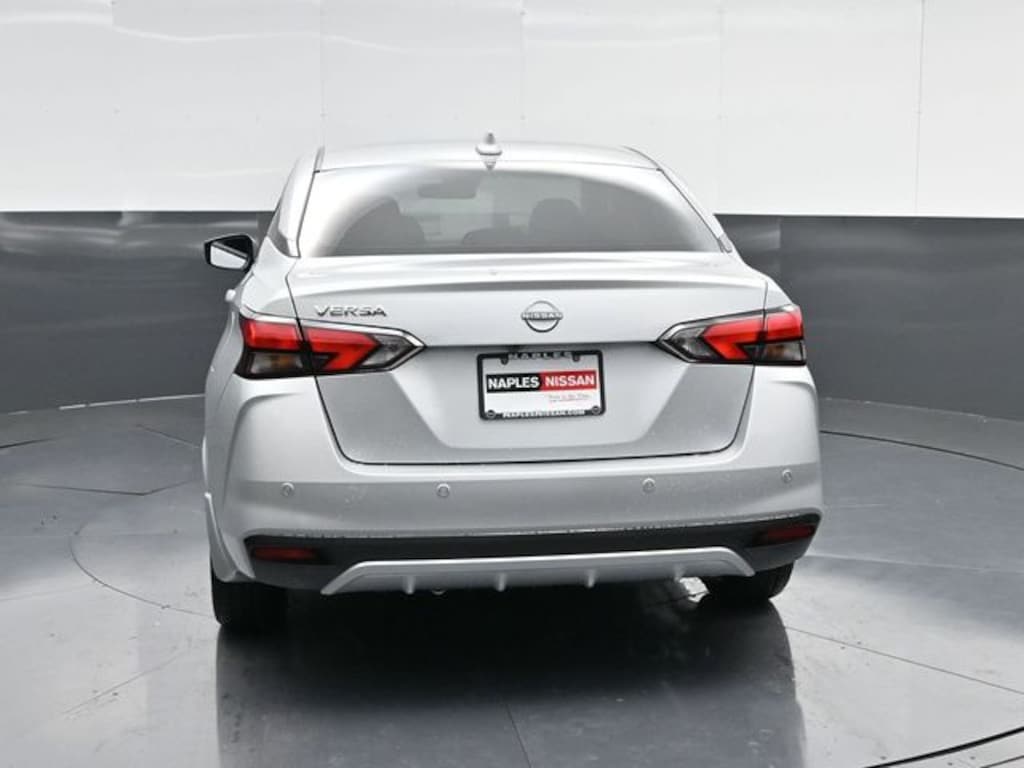 New 2025 Nissan Versa 1.6 SV Sedan