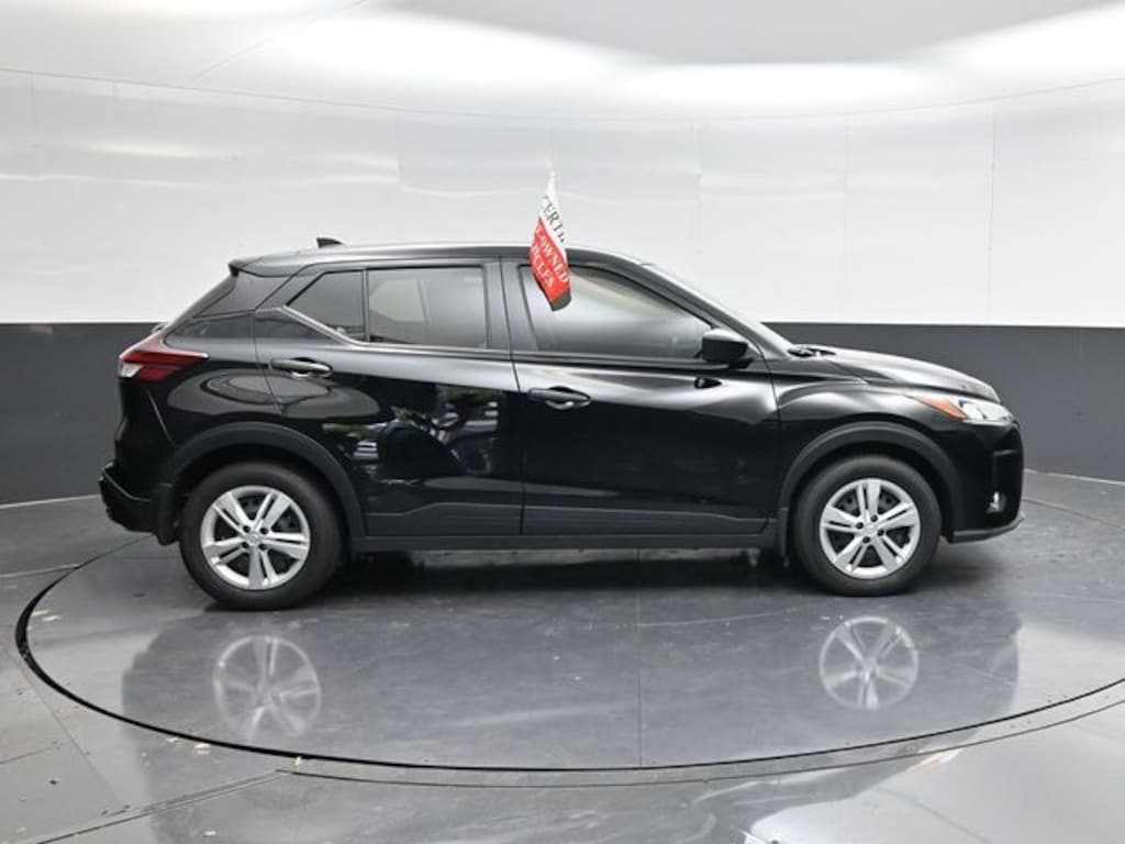 Used 2025 Nissan Kicks Play S SUV