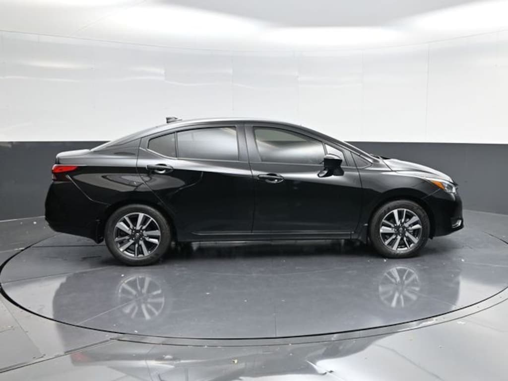 New 2025 Nissan Versa 1.6 SV Sedan