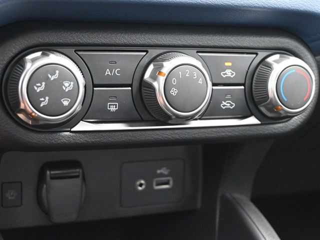 2025 Nissan Versa Sedan SV - Photo 25