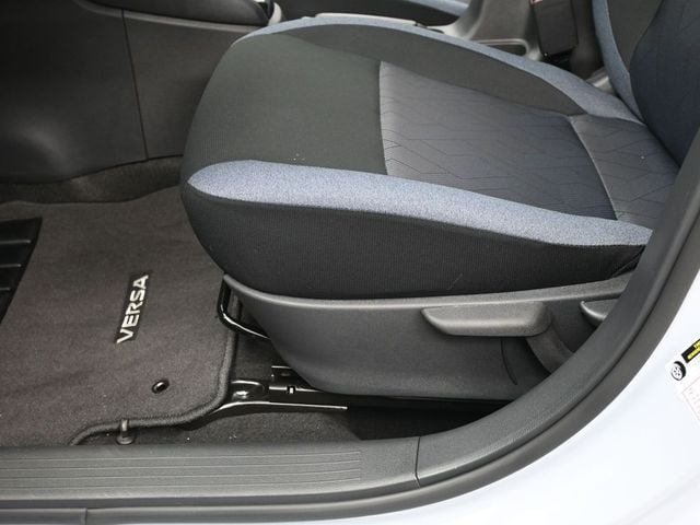 2025 Nissan Versa Sedan SV - Photo 9