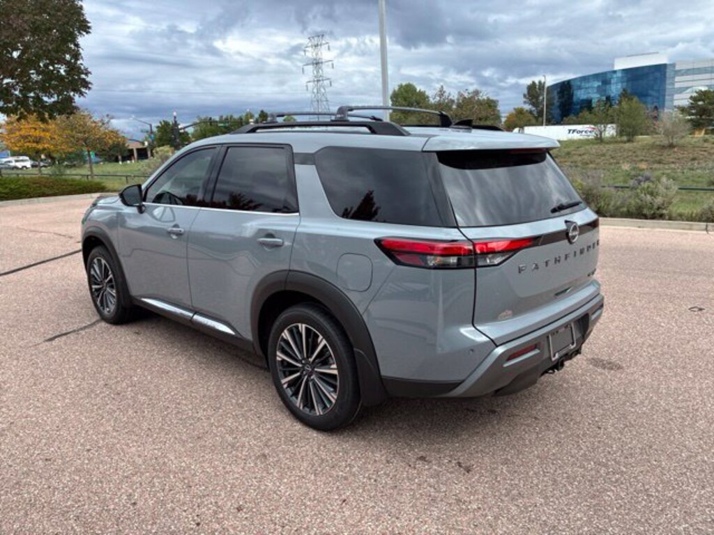 New 2026 Nissan Pathfinder Platinum SUV