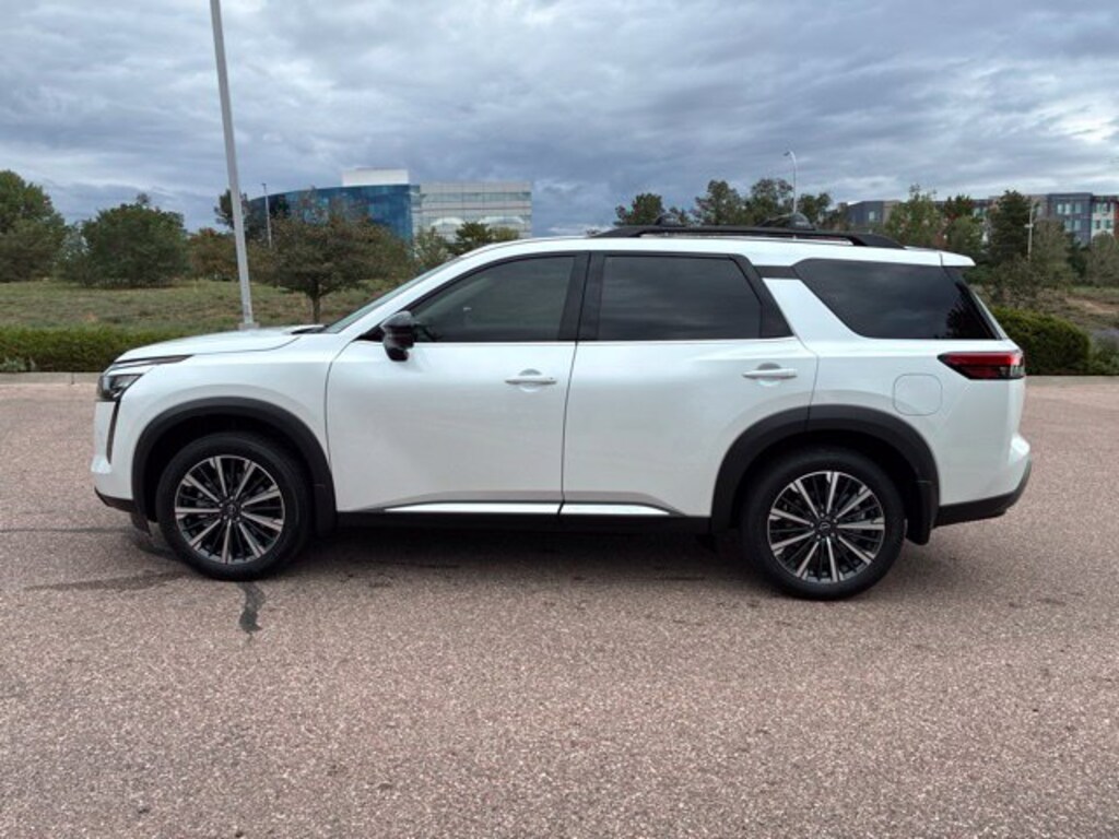 New 2026 Nissan Pathfinder Platinum SUV