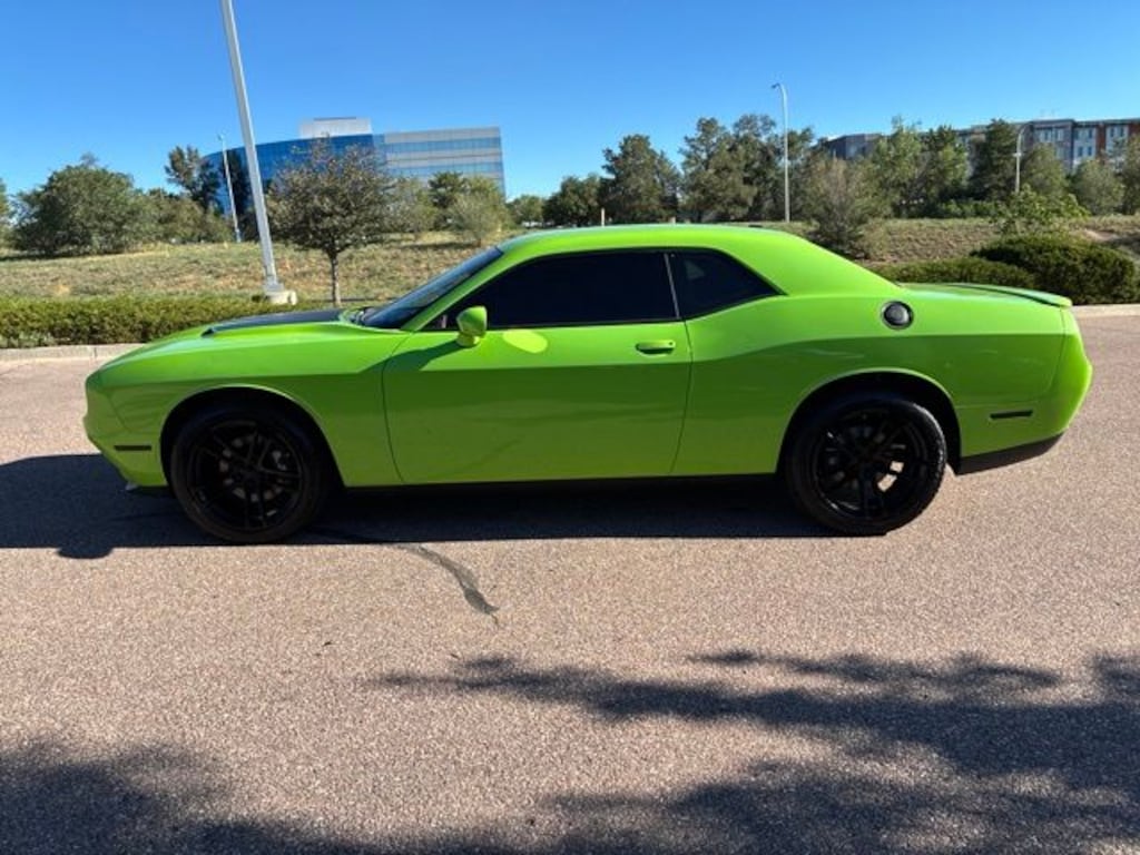 Used 2015 Dodge Challenger SXT Coupe