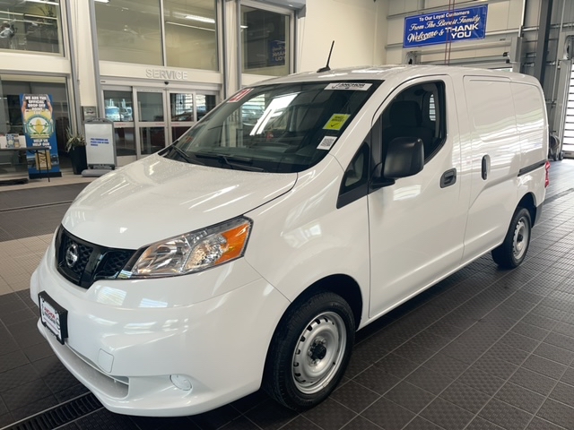  Nissan NV200