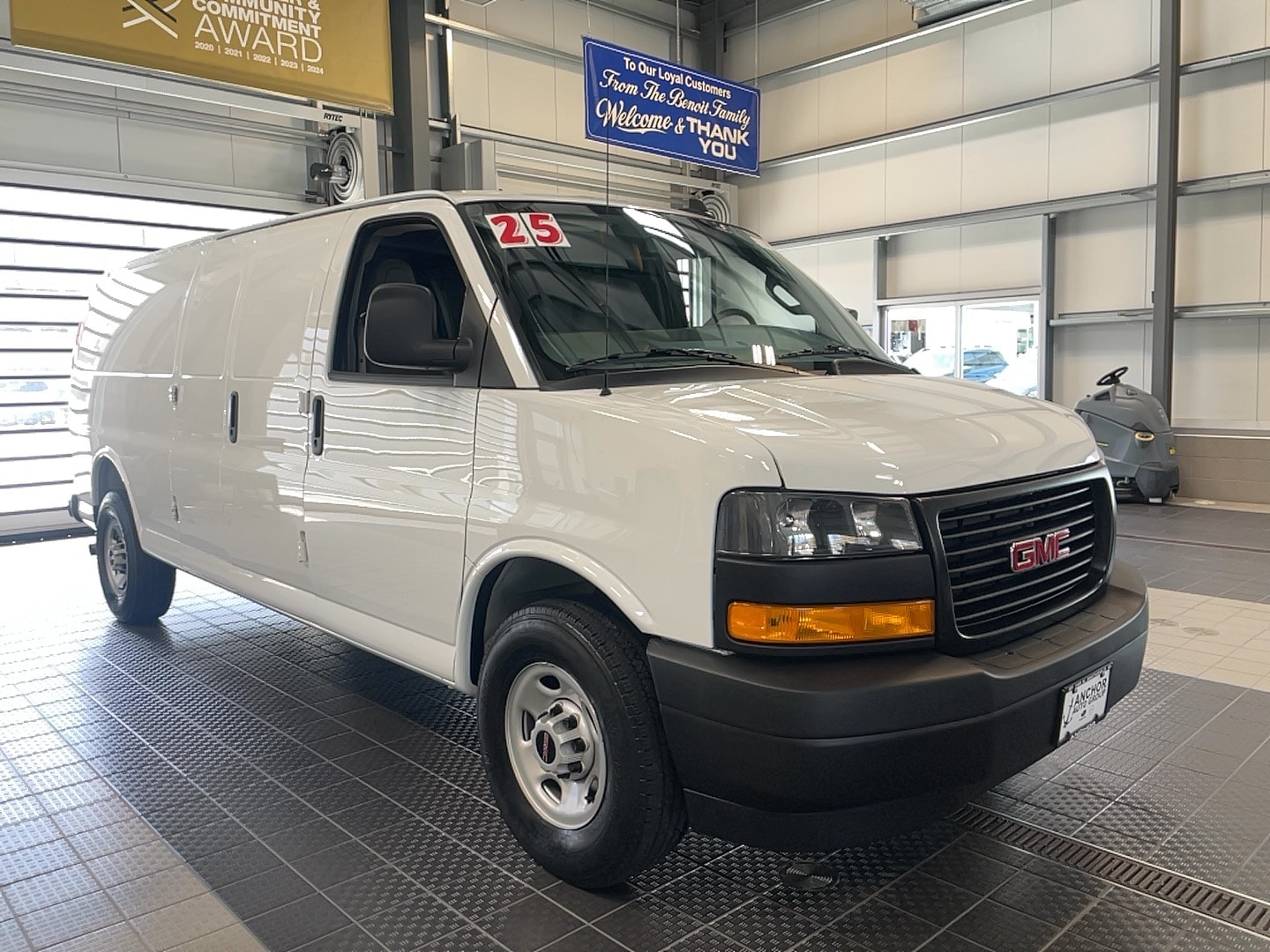 2025 GMC Savana Cargo
