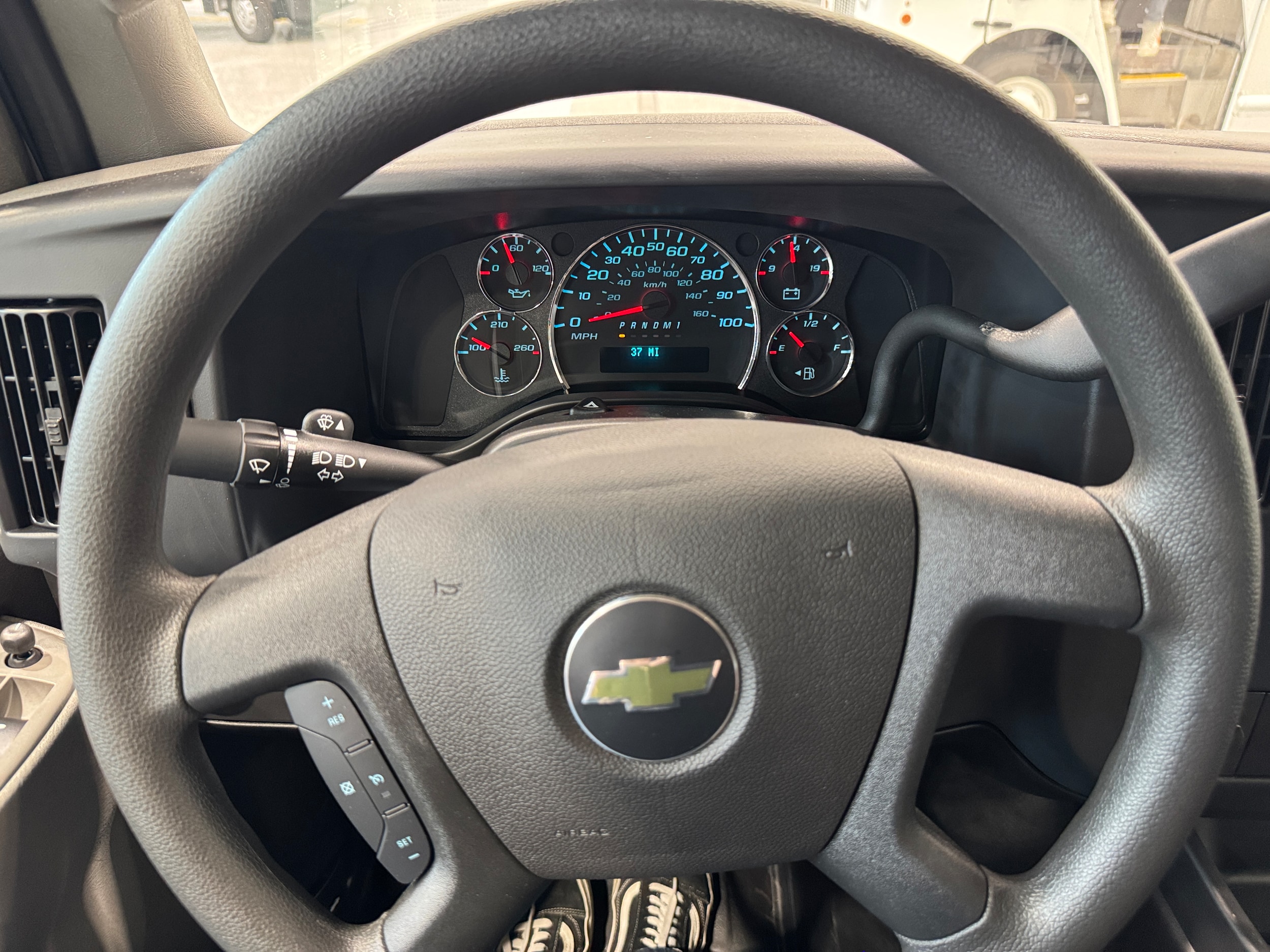2025 Chevrolet Express Cargo Work Van - Photo 11