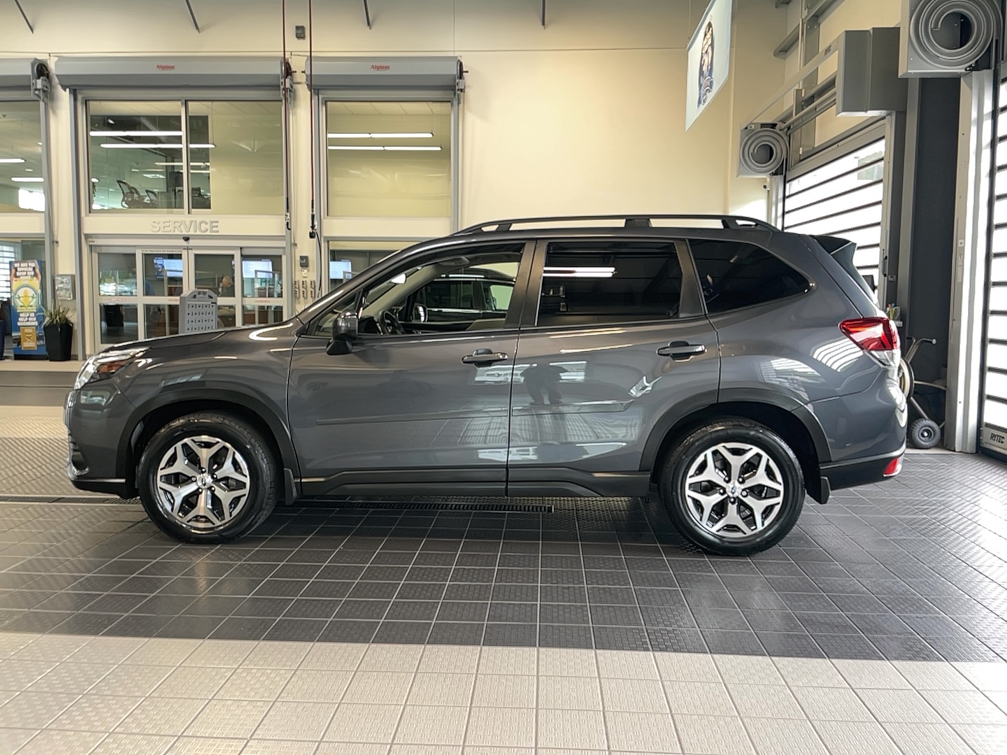 Used 2024 Subaru Forester PREMIUM SUV